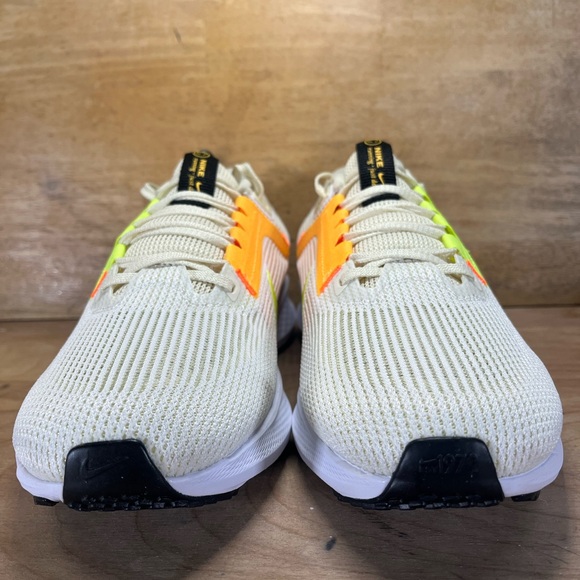 NEW Nike Air Zoom Pegasus 40 Womens Sz 10.5 Running Shoes Coconut Milk Lime - Picture 2 of 11